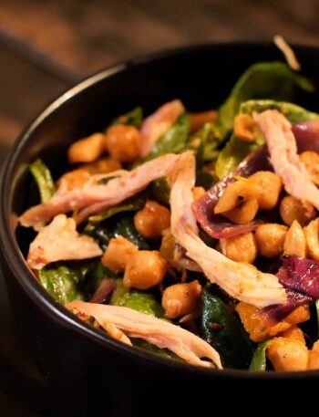 Sala de grão de bico com frango - Receita com Afeto