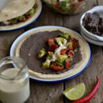 Tacos de Feijão Preto com Abacate