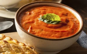 Sopa de Tomate com Manjericão - Receita com Afeto