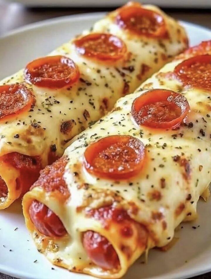 Panqueca Pizza com Salsicha e Queijo - Receita com Afeto