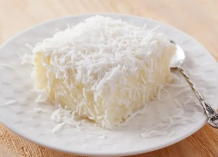 Bolo de coco gelado - receita com afeto