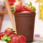 copo de chocolate com mousse de morango - receita com afeto